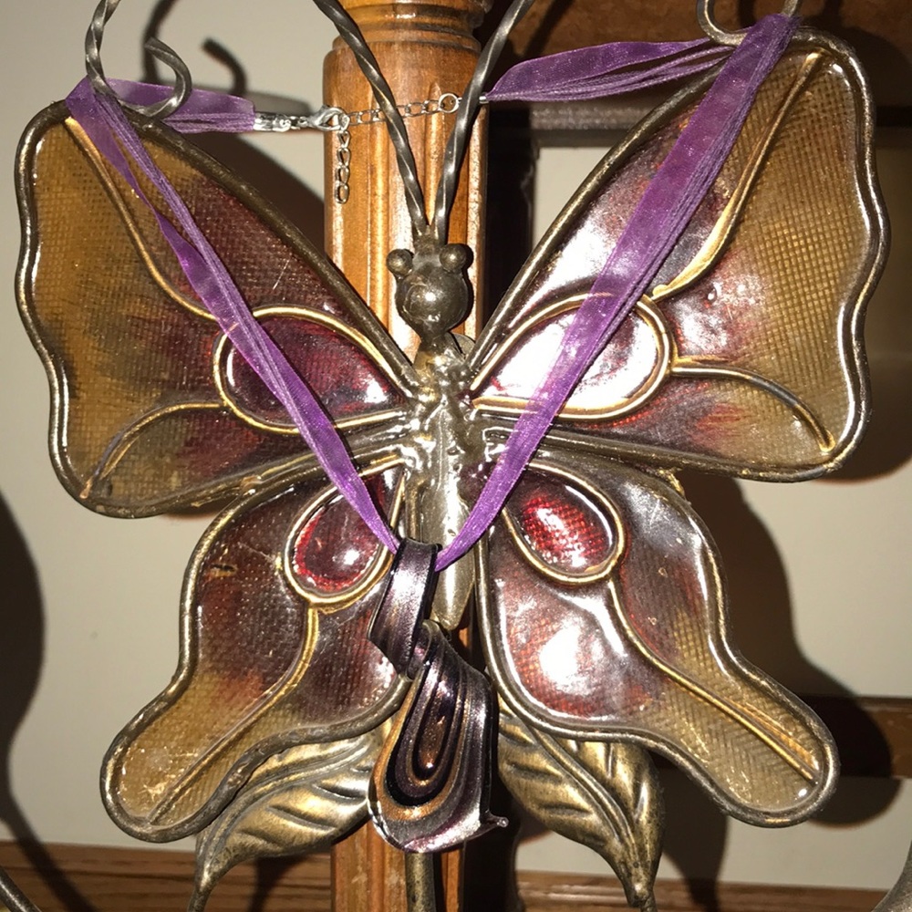 Purple ribbon necklace
